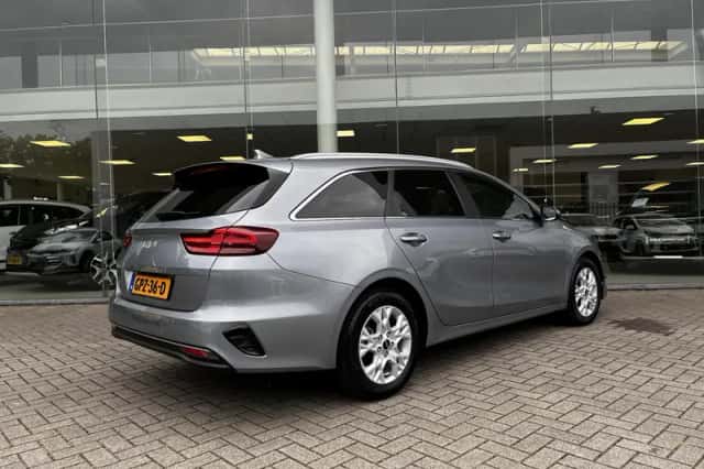 Kia Ceed Sportswagon (2024) thumbnail 5