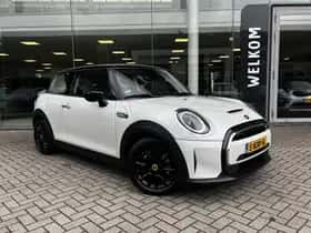 MINI Electric (2023) thumbnail 2