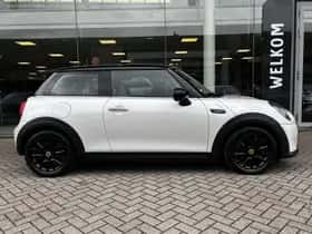 MINI Electric (2023) thumbnail 7