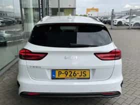 Kia Ceed Sportswagon (2022) thumbnail 2