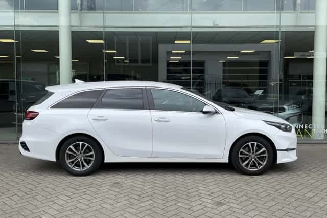 Kia Ceed Sportswagon (2022) thumbnail 4