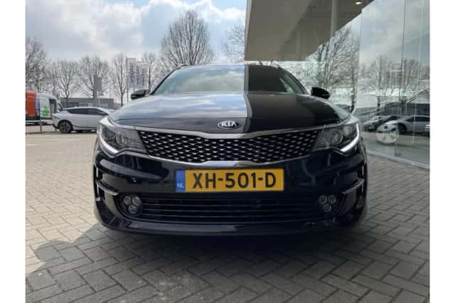 Kia Optima (2019) thumbnail 2