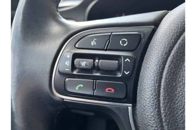 Kia Optima (2019) thumbnail 23