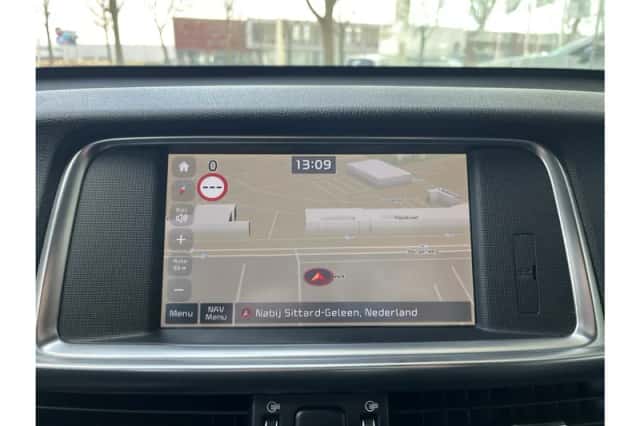 Kia Optima (2019) thumbnail 33