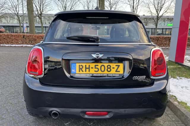 MINI Cooper (2017) thumbnail 4