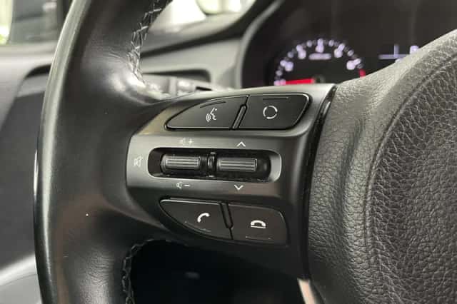 Kia Rio (2020) thumbnail 13