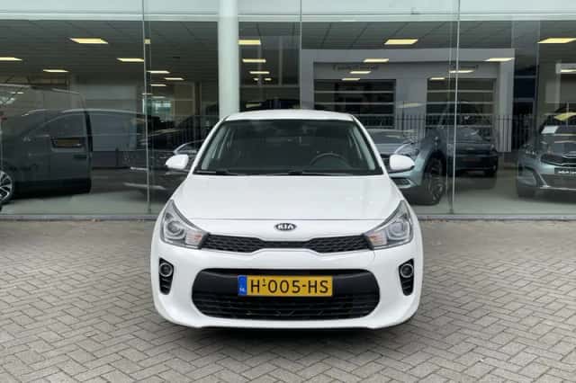Kia Rio (2020) thumbnail 3