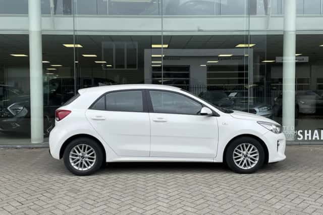 Kia Rio (2020) thumbnail 4