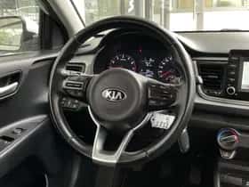 Kia Rio (2020) thumbnail 6