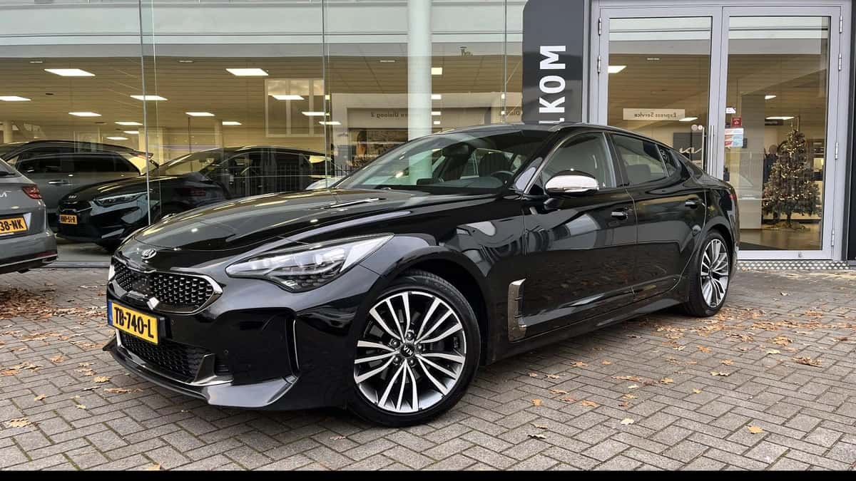 Kia Stinger (2018) — foto 1