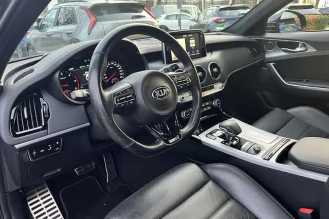 Kia Stinger (2018) thumbnail 14