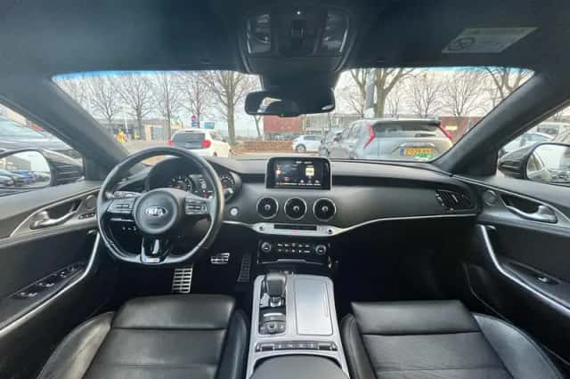 Kia Stinger (2018) thumbnail 19