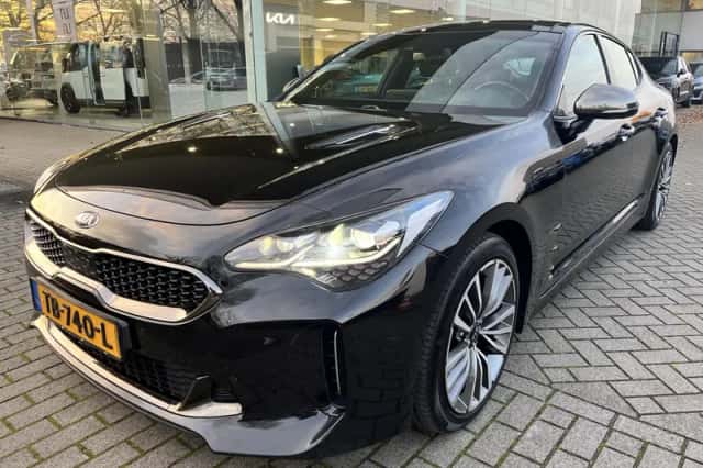 Kia Stinger (2018) thumbnail 3