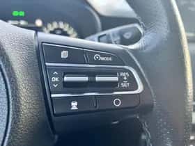 Kia Stinger (2018) thumbnail 43