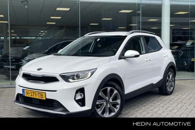 Kia Stonic (2020) thumbnail 1
