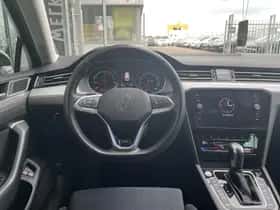 Volkswagen Passat (2021) thumbnail 14