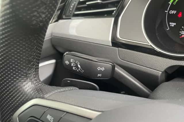 Volkswagen Passat (2021) thumbnail 22