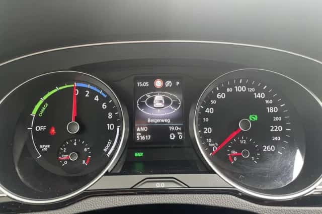 Volkswagen Passat (2021) thumbnail 24