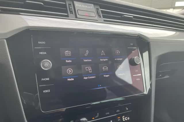 Volkswagen Passat (2021) thumbnail 31