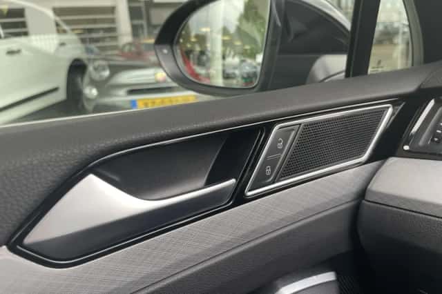 Volkswagen Passat (2021) thumbnail 33