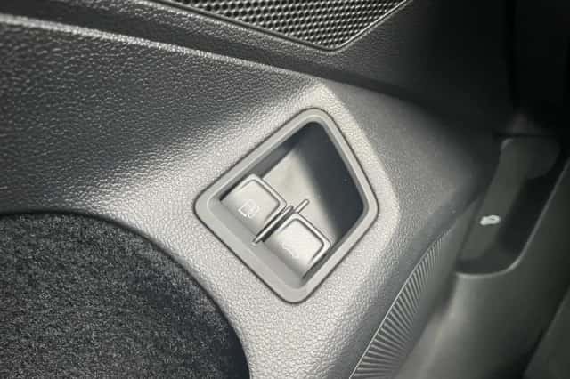 Volkswagen Passat (2021) thumbnail 35