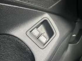 Volkswagen Passat (2021) thumbnail 35