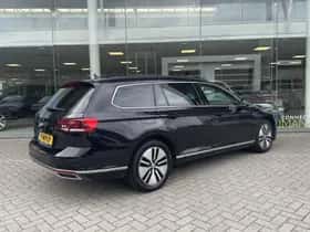 Volkswagen Passat (2021) thumbnail 6