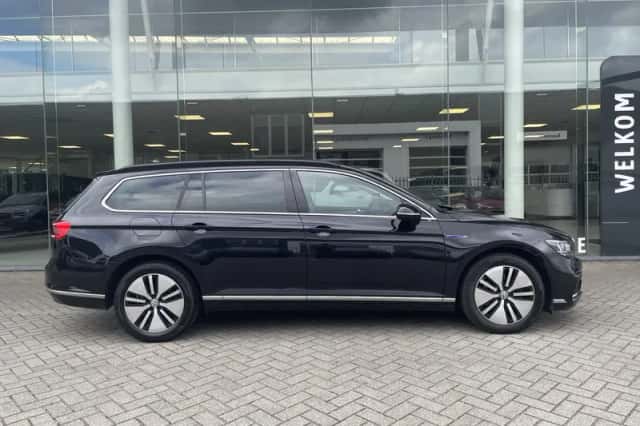 Volkswagen Passat (2021) thumbnail 8