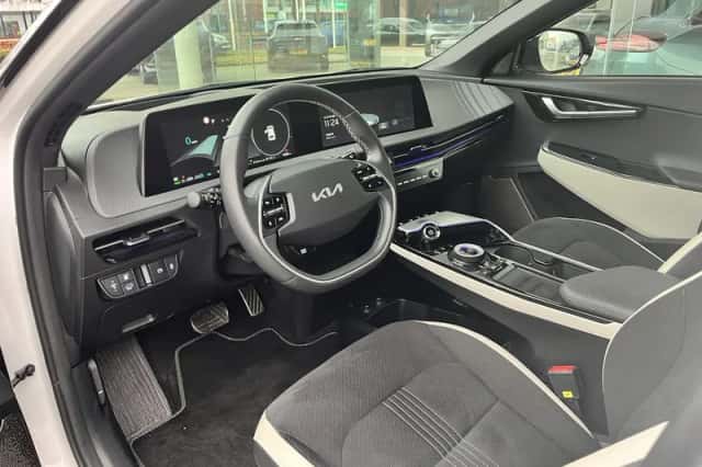 Kia EV6 (2024) thumbnail 14