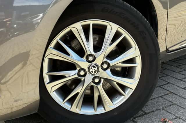 Toyota Yaris (2017) thumbnail 5