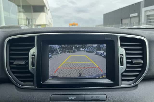 Kia Sportage (2017) thumbnail 25