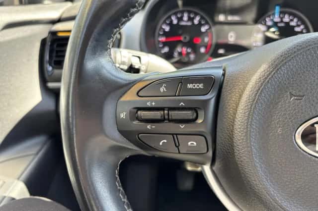 Kia Stonic (2021) thumbnail 13