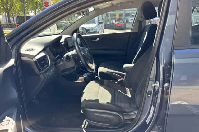 Kia Stonic (2021) thumbnail 8