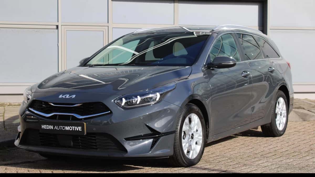 Kia Ceed Sportswagon (2024) — foto 1