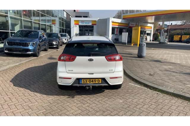 Kia Niro (2018) thumbnail 3