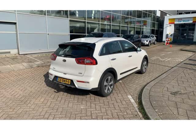 Kia Niro (2018) thumbnail 4