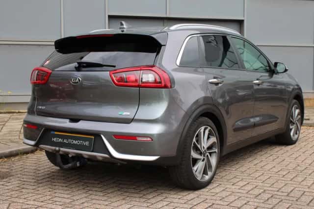 Kia Niro (2017) thumbnail 2