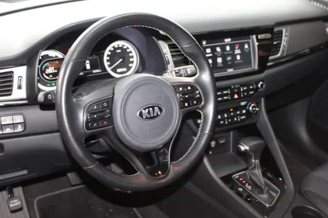Kia Niro (2017) thumbnail 12