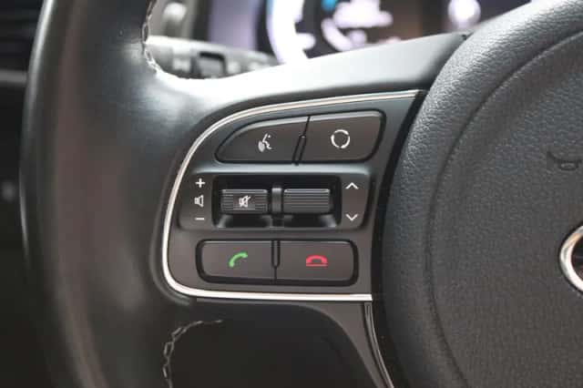Kia Niro (2017) thumbnail 24