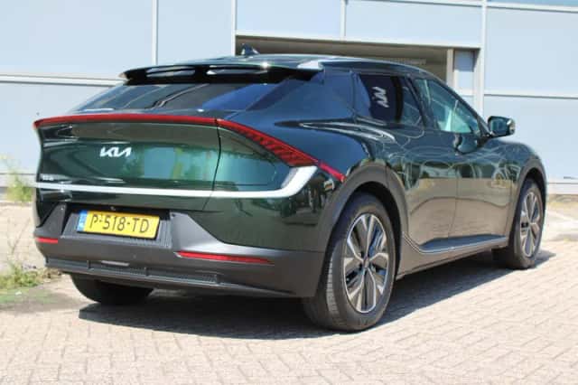 Kia EV6 (2022) thumbnail 2