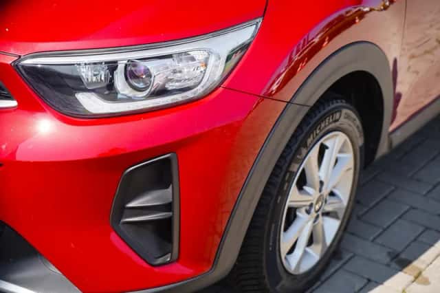 Kia Stonic (2021) thumbnail 4