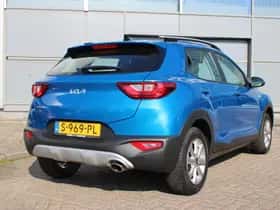 Kia Stonic (2023) thumbnail 2
