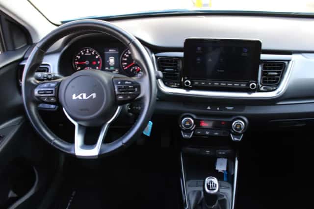 Kia Stonic (2023) thumbnail 3