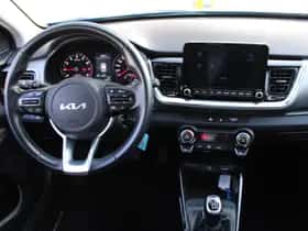 Kia Stonic (2023) thumbnail 3