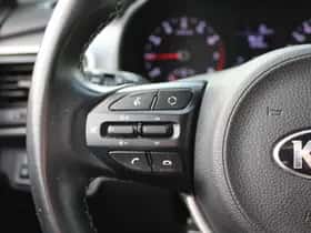 Kia Stonic (2019) thumbnail 14