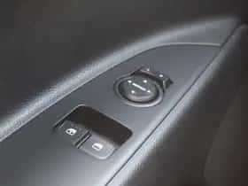 Kia Stonic (2019) thumbnail 15
