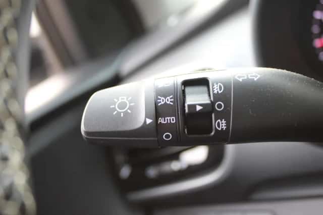 Kia Stonic (2020) thumbnail 15