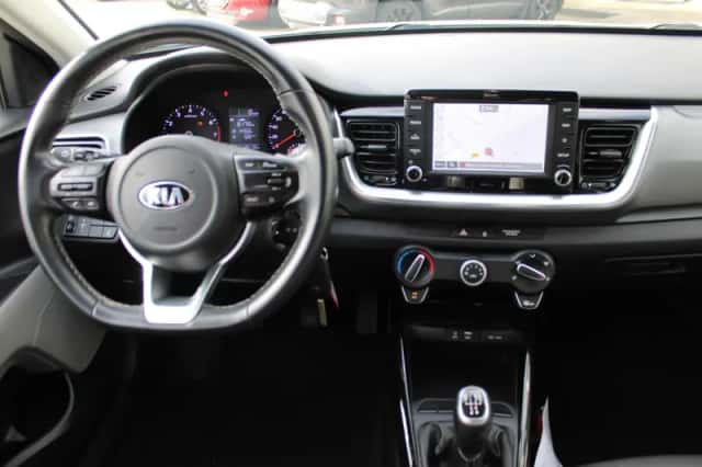 Kia Stonic (2020) thumbnail 3