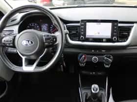 Kia Stonic (2020) thumbnail 3