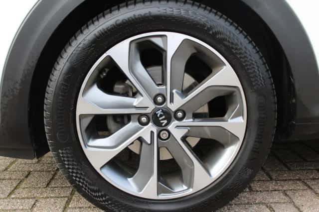Kia Stonic (2020) thumbnail 6